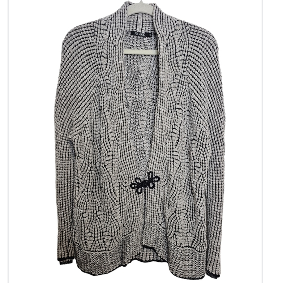 NIC+ZOE Sweaters - 5/25 ❤️ Nic+Zoe front knot cardigan sweater